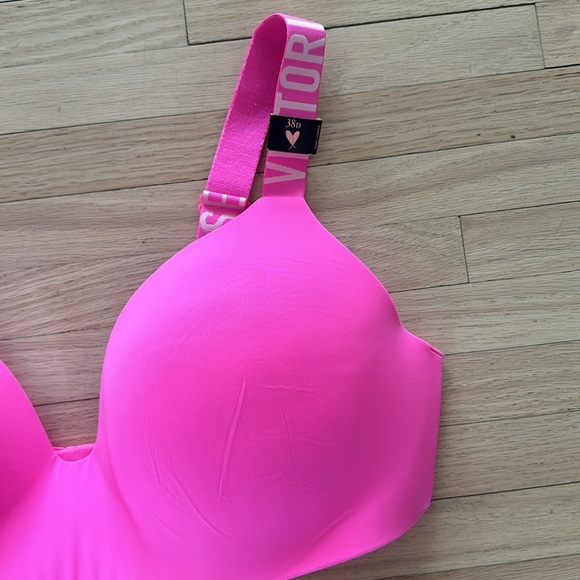 Victoria's Secret Wireless Pink Bra - 38D - Picture 3 of 7
